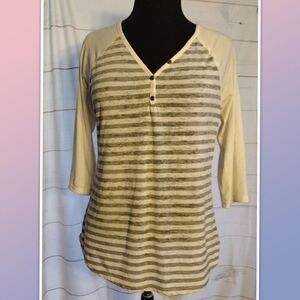 Weavers XL Soft 3/4 Sleeve White Sleeves Torso Is Grey And White Striped.